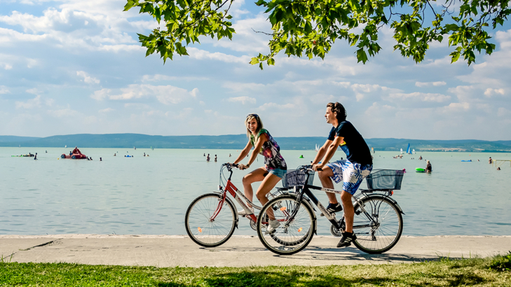 Ungarn Radfahrer Plattensee